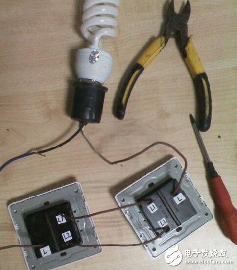 双控开关接线图_双控开关接线操作教学
