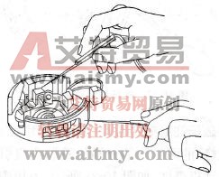 桑塔纳2000轿车起动机电刷组件的检修