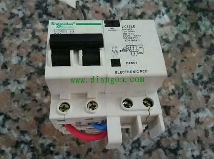 家里漏电开关老跳闸 老电工师傅教您一步一步排除 